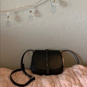 Gap crossbody purse